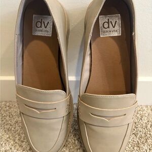 Dolce Vita Women's Cream Loafers